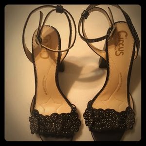 Circus Block Heeled sandal. Black